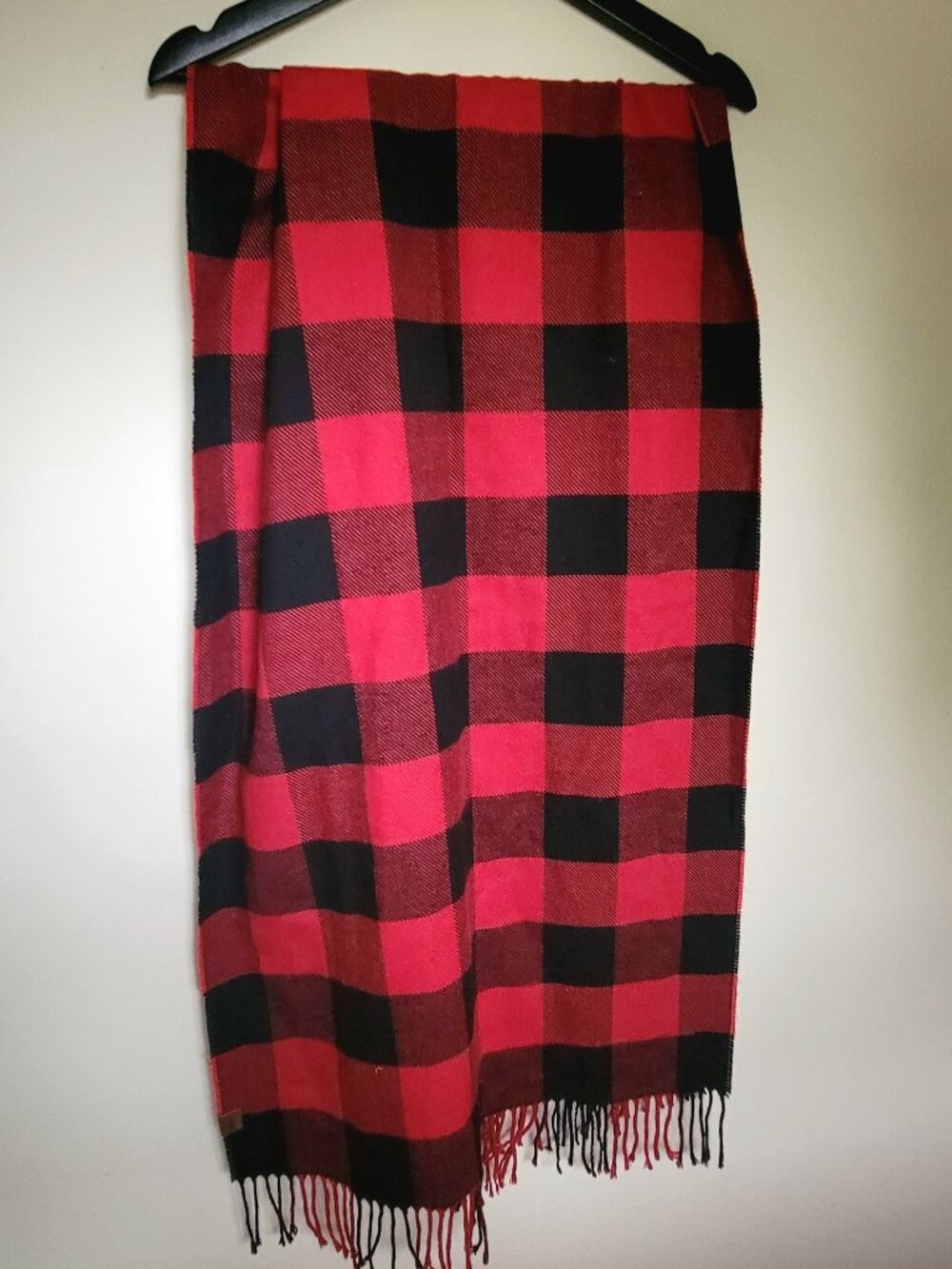 Roots Buffalo Plaid Scarf Red Black Fringed Winter Scarf